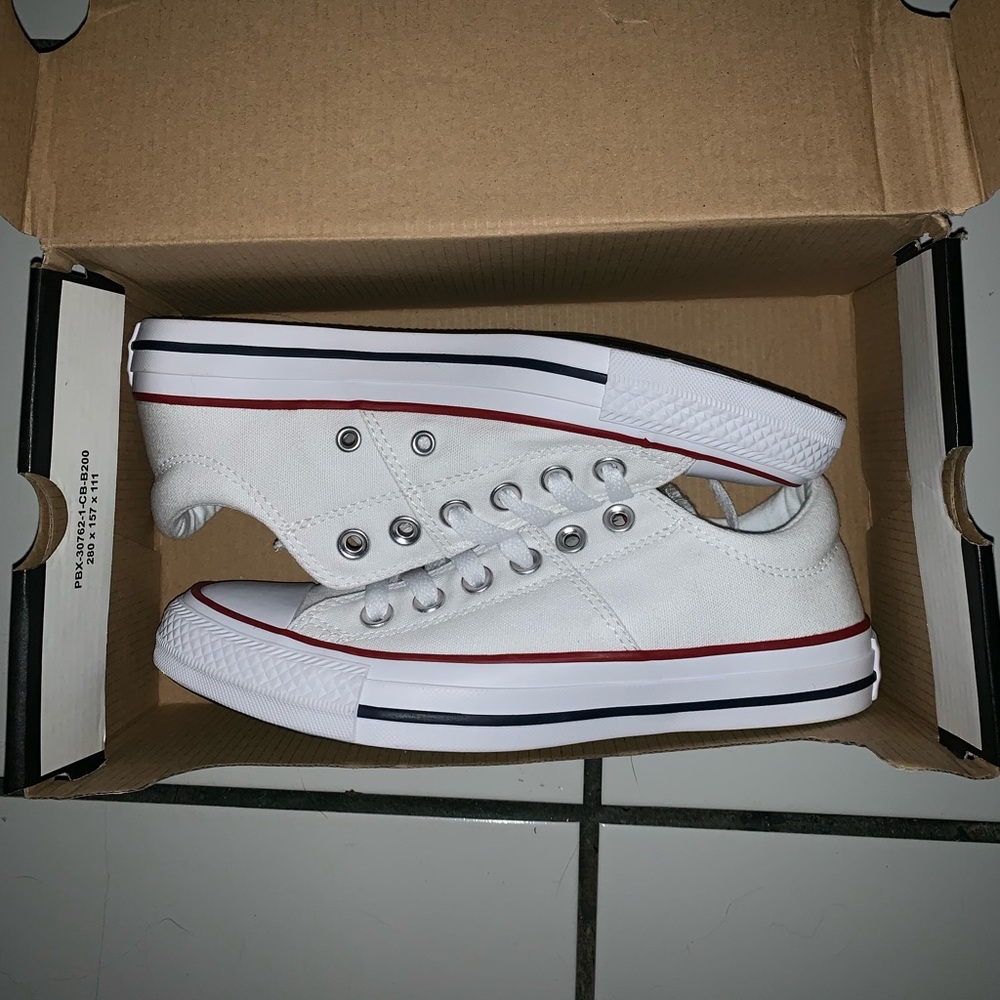 Brand new never worn converse